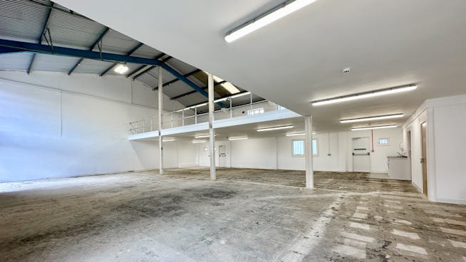18-19 Ribocon Way, Luton, Industrial / Office To Let - Image 3