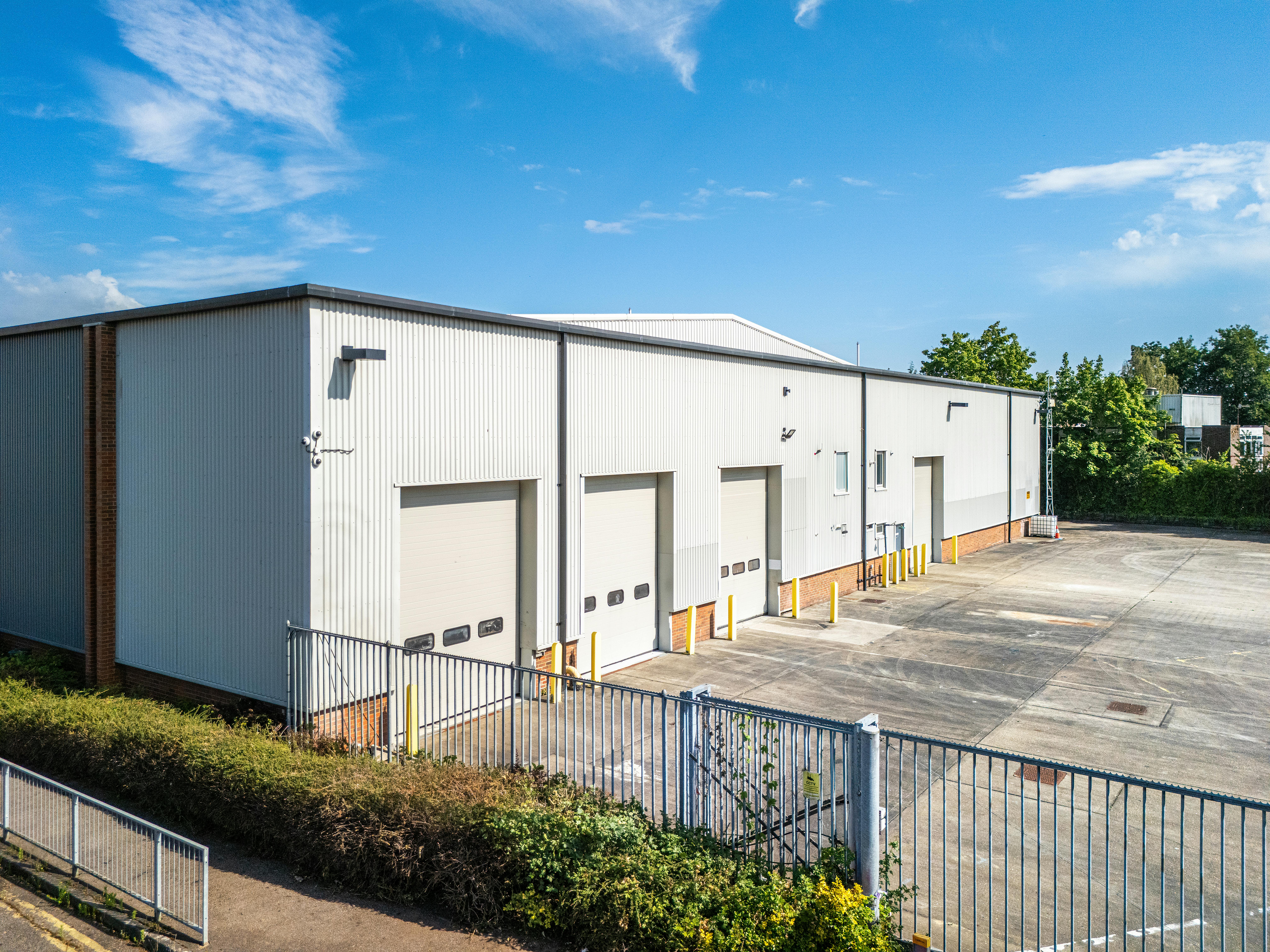 Guildford38, 2-3 Dennis Way, Guildford, Warehouse & Industrial To Let / For Sale - DAVID LINDSELL CONSULTANCY_DENNIS WAY SLYFIELD INDUSTRIAL ESTATE GU1 1AF_005.jpg