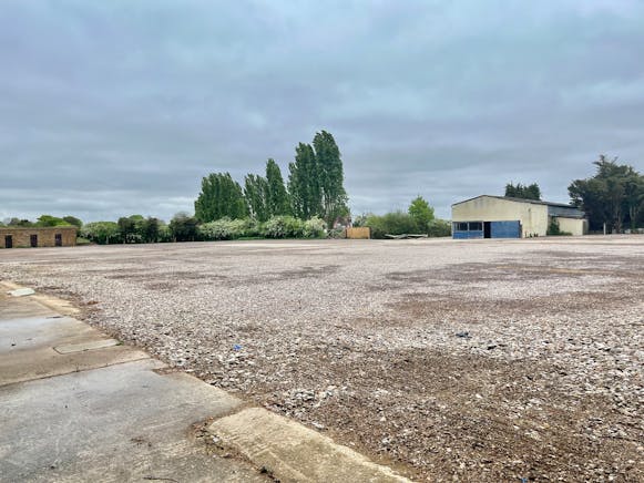 Heathrow, Open Storage To Let - IMG_3832.jpg