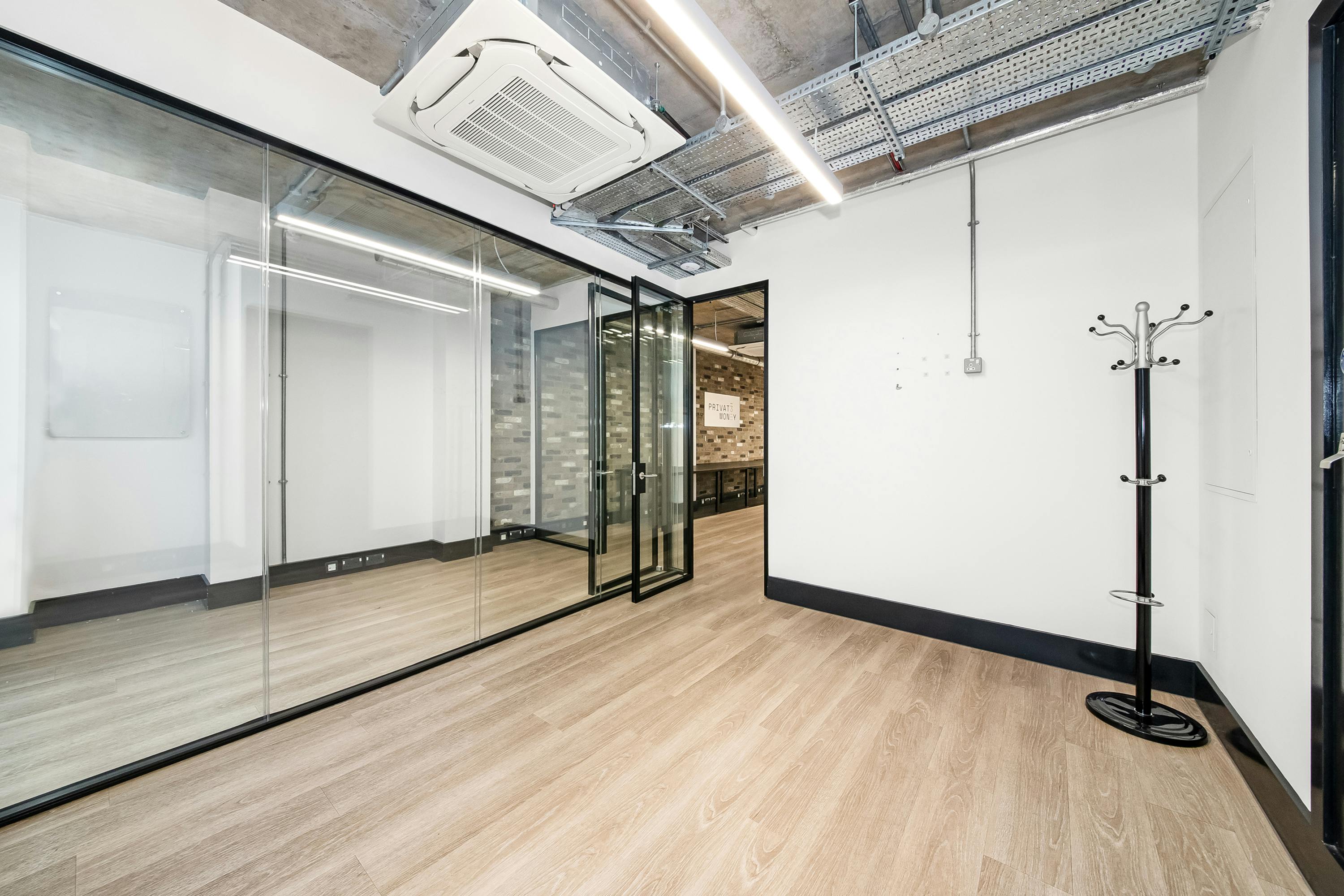 1st Floor, 6 Princes Street, London, Office To Let - IMG_1472.jpg