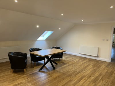 Tittershall Lodge, Kingswood Lane, Aylesbury, E (Commercial / Business / Service) / Land / Office / Retail To Let - IMG_2838.JPEG