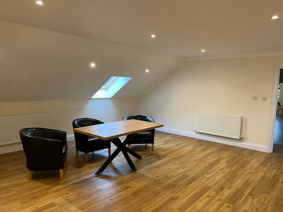 Tittershall Lodge, Kingswood Lane, Aylesbury, Land / Offices / Retail To Let - IMG_2838.JPEG