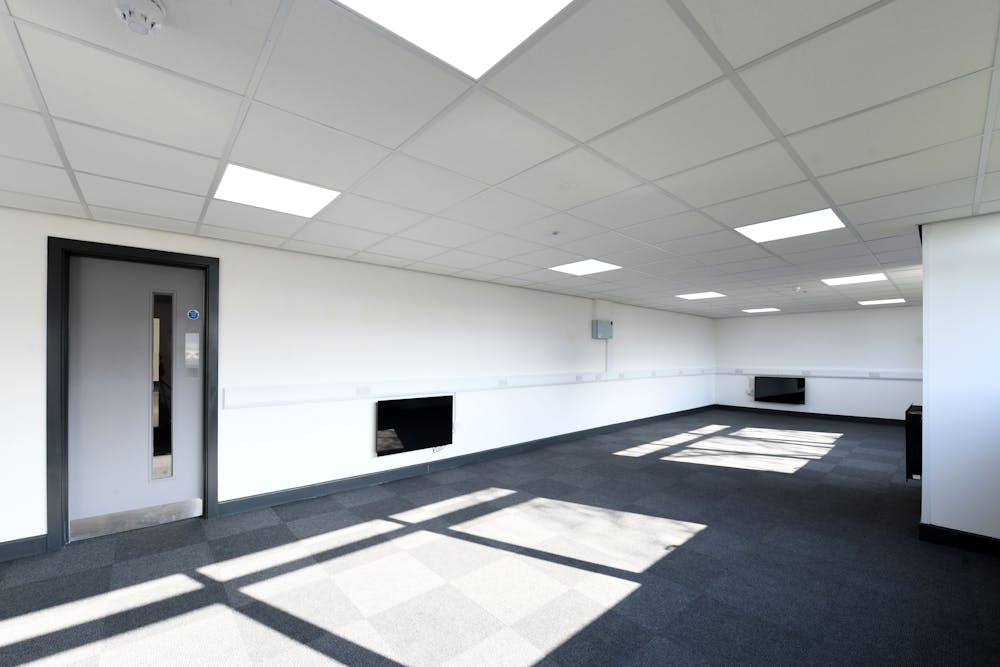 Hanover Industrial Estate, Tudor Road, Altrincham Business Park, Manchester, Industrial/Logistics To Let - DSC_23082.jpg