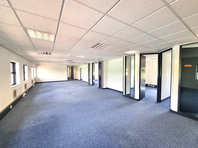 Bentley House, Horsham, E (commercial/business and service) / Office To Let - 20230901_121741.jpg