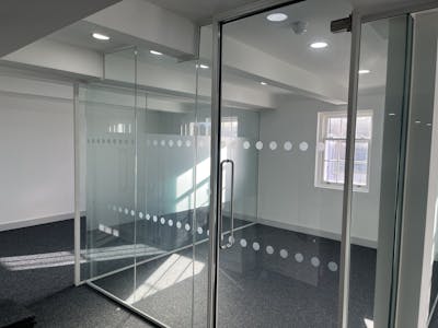 Second Floor Offices, 79-81 High Street, Marlow, E (Commercial / Business / Service) / Office To Let - 20251104_133527198_iOS.jpg