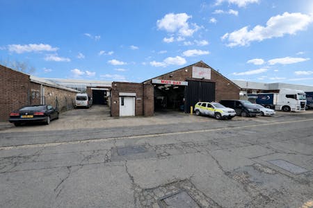 3 Galleymead Road, Colnbrook, Industrial / Warehouse To Let - Front aspect