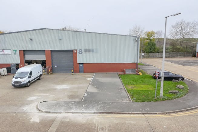 Unit 8 Airlinks Industrial Estate, Heston, Industrial / Warehouse To Let - 11.jpg
