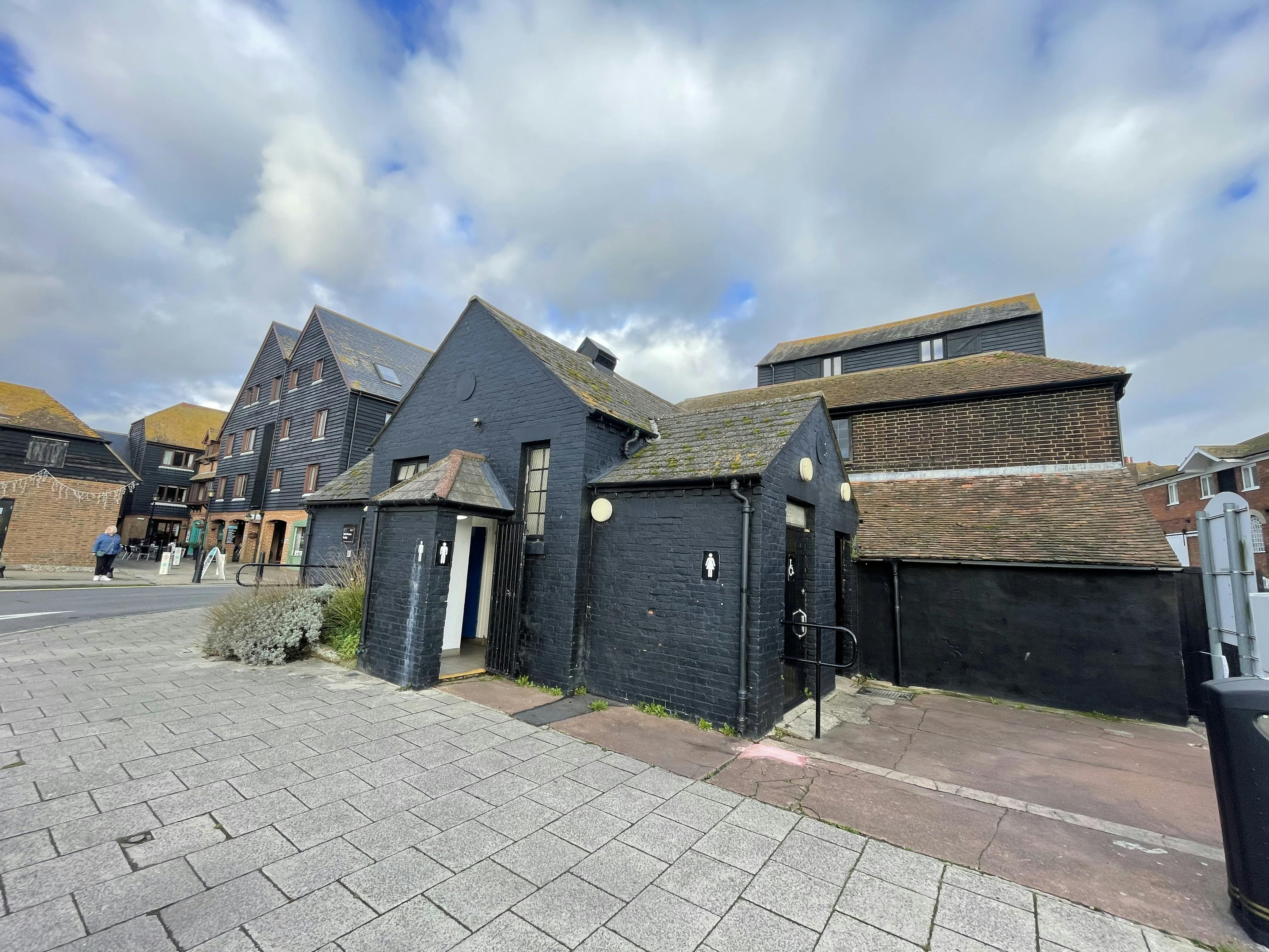 Former toilet block, Strand Quay, Rye, Leisure / Office / Retail To Let - tempImagewtY7o2.jpg