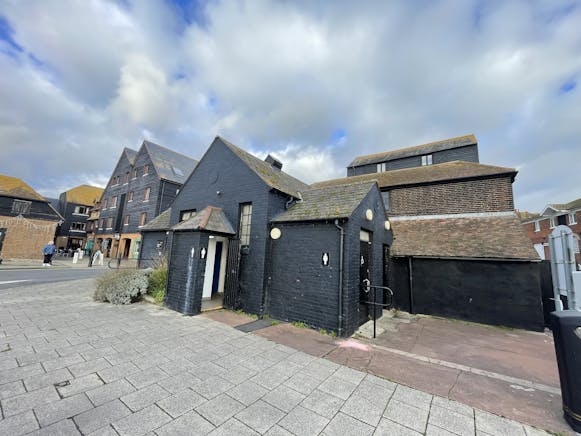 Former toilet block, Strand Quay, Rye, Leisure / Office / Retail To Let - tempImagewtY7o2.jpg