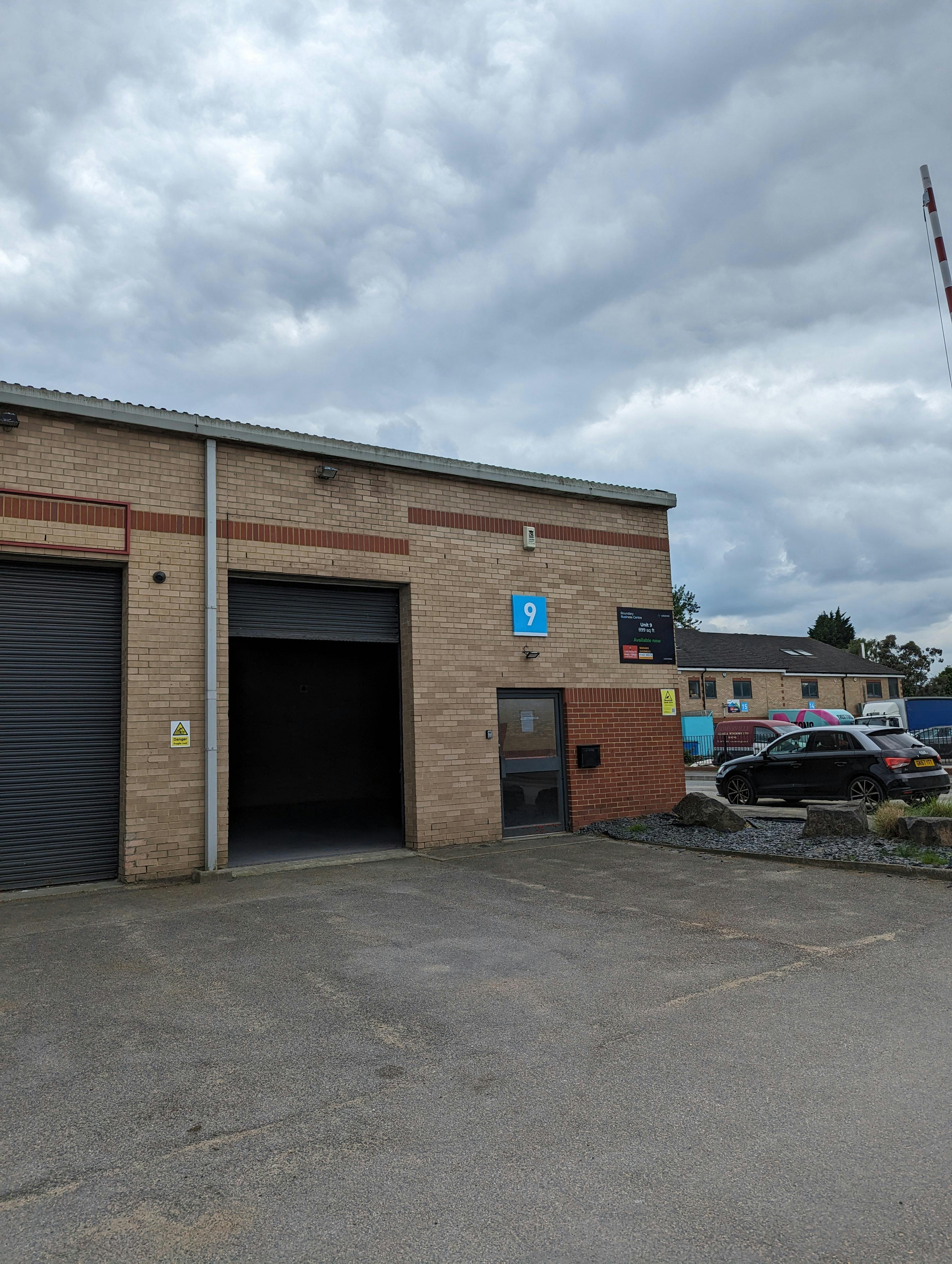 Unit 9, Woking, Industrial / Warehouse To Let - PXL_20240606_104447182.jpg