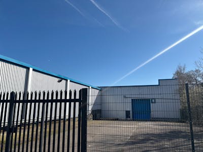 Unit E, Pantglas Industrial Estate, Caerphilly, Industrial To Let - IMG_7061.jpeg