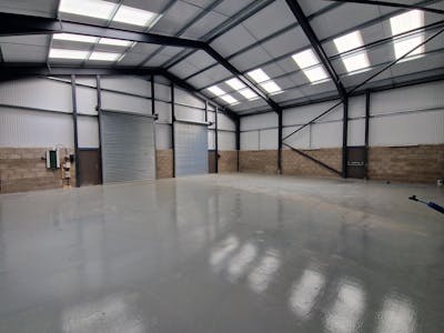 Unit 2 & 3, Hyde, Industrial/Logistics To Let - 20250606_132819.jpg