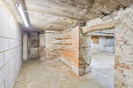 15 Temple Street, Aylesbury, Office To Let - DSC00320-2-1f191834b8bcd662ecccd8c0e1921575.jpg