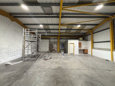 Unit 36, Aberaman Park Industrial Estate, Aberdare, Industrial To Let - IMG_6260.jpg