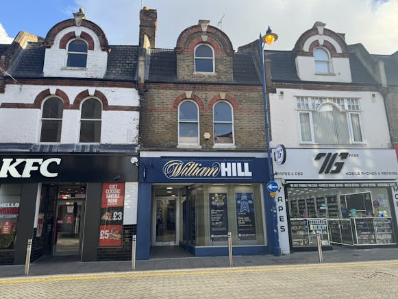 27 Chertsey Road, Woking, Retail To Let - IMG_5975.JPEG