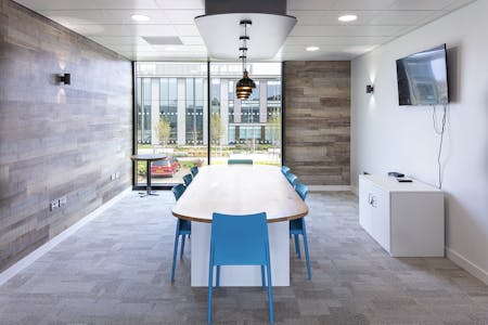 2 Blackmoor Lane, Croxley Park, Watford, Industrial / Light Industrial / Warehouse To Let - Cafe meeting room