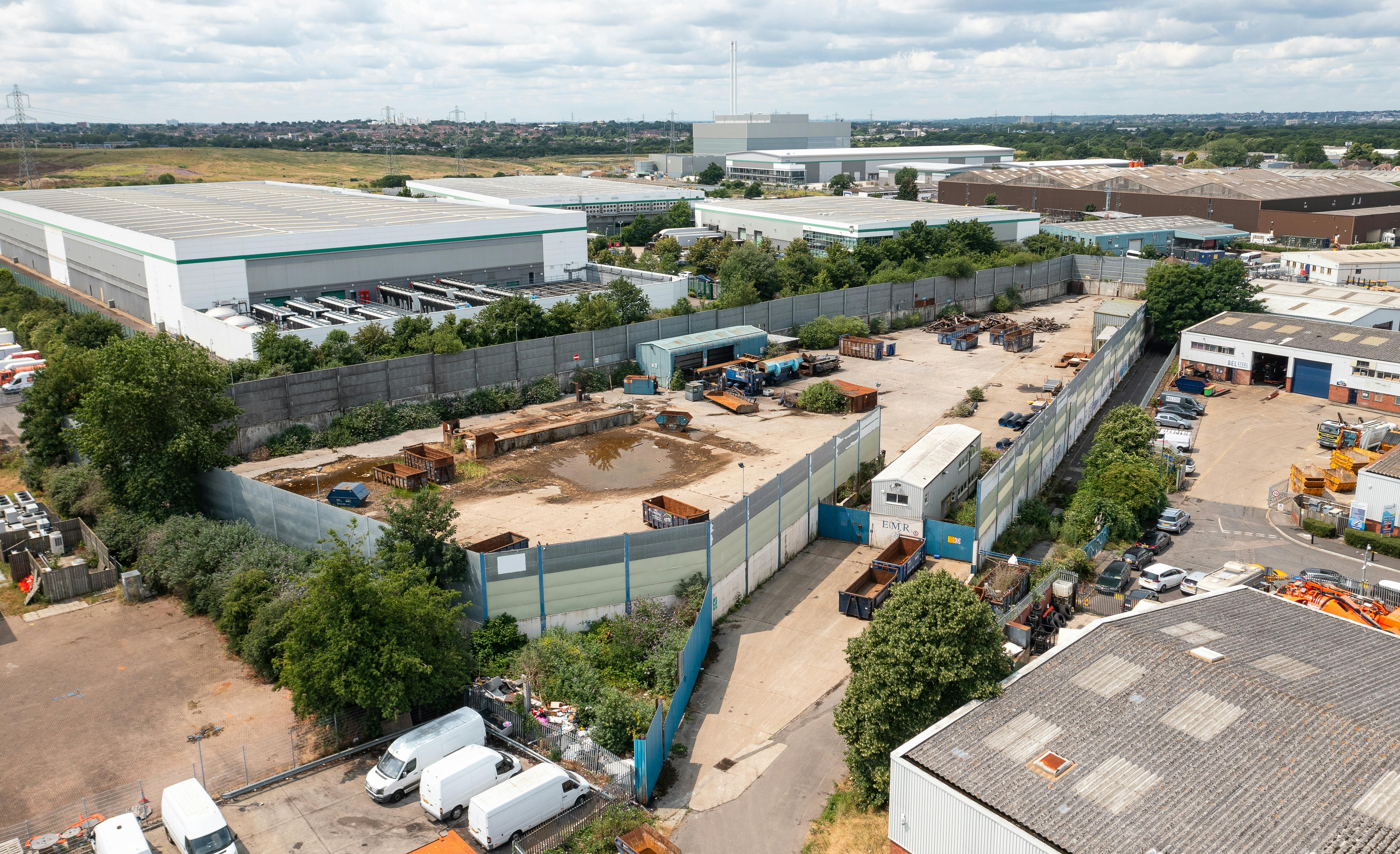 Industrial Unit in London - photo 2