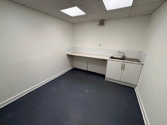 Unit D1 Grafton Way, West Ham Industrial Estate, Basingstoke, Industrial To Let - D1GPicture10 - 19 12 2025.jpg