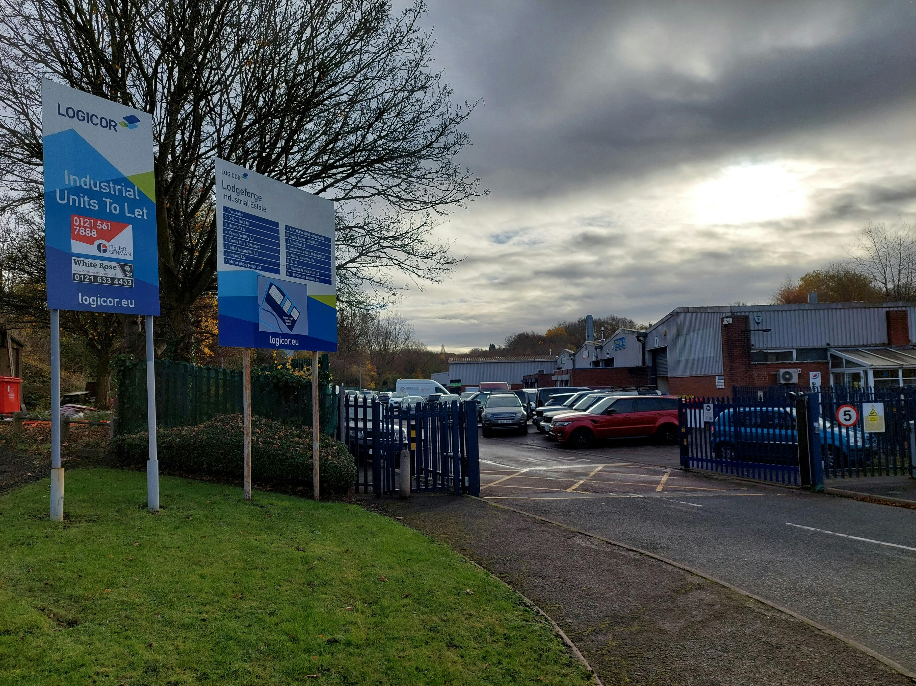 Industrial Unit in Cradley Heath - photo 2