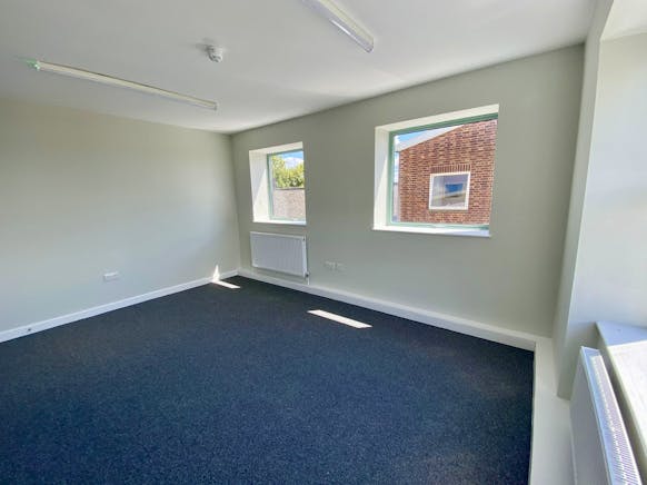 58 Wilbury Way, Hitchin, Office / Office To Let - 4.jpg