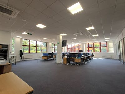 Platinum House, Crawley, Office To Let - 1000004805.jpg