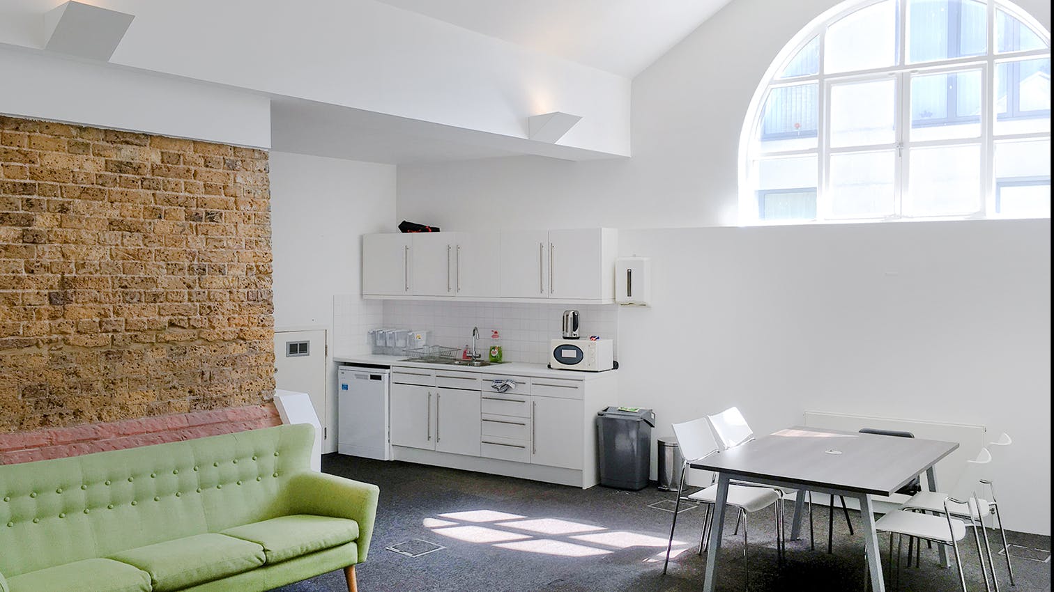 7 Glenthorne Mews, Unit 7 - 7 Glenthorne Mews Hammersmith W6 office kit.jpg