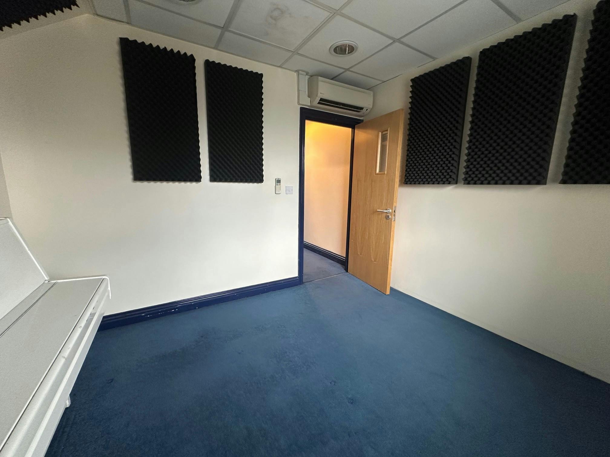 16 High Street, Slough, Offices To Let - 16a High St Internal 2.jpg