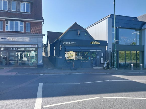 16 London Road, Ascot, Retail For Sale - 20260501_093611.jpg