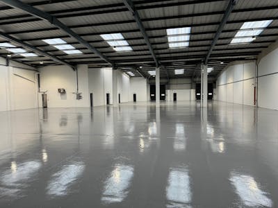 Unit 4A Tinsley Lane North, Tinsley Lane North, Crawley, Warehouse To Let - 7354 4A TLN  5 251124.jpg