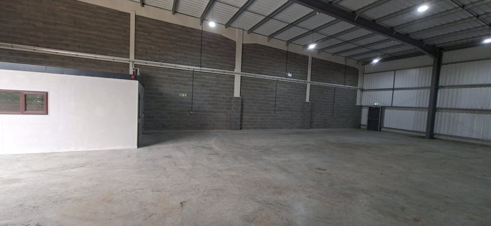Unit 8 Magnum Trade Park - 068QA00000bssKhYAI_20260428112946-4041.jpg
