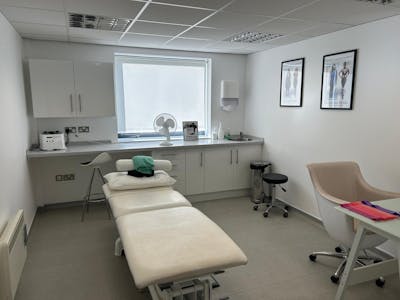 Suite 3, Sterling House, Shrewsbury, Office To Let - 93c0da6a99264edb92d61f60ce9bca84.jpg