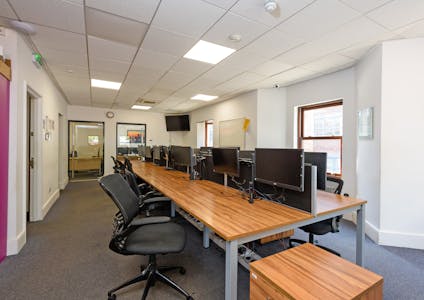 Unit 6 The Cloisters, 11-12 George Road, Birmingham, Office To Let - 6 The Cloisters_034.jpg