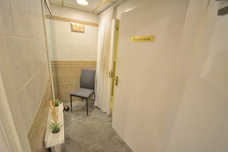 4-6 St. Marys Gate, Rochdale, Retail / High Street Retail To Let - Changing Rooms and W.C.