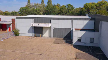 Unit 8 Saxon Way Trading Estate, West Drayton, Industrial / Warehouse To Let - unit 8-1.jpg - More details and enquiries about this property
