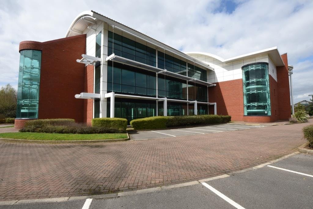 Office in Warrington - photo 3