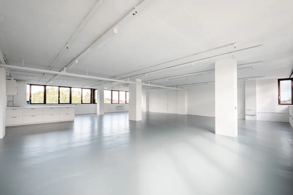 Regent Studios - 8 Andrews Road, London, Industrial / Office To Let - Regent Studios 56 - Low Res 9.jpg