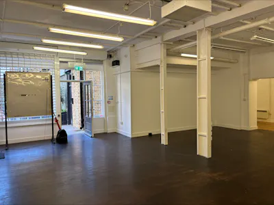 31 Smiths Court, London, Retail To Let - processed-8DFCE864-9F58-446B-B575-70DAA30A9762.jpeg