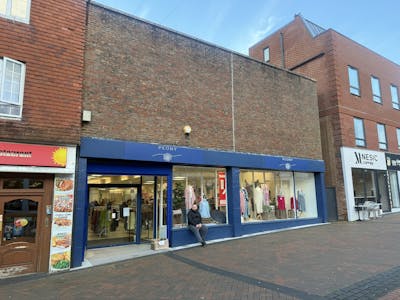 68-70 Church Walk, Burgess Hill, Retail To Let - IMG_8419.jpeg