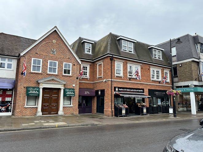 37 High Street, Cobham, Retail To Let - IMG_5166.JPG