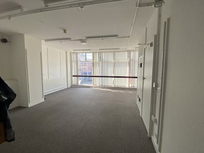 21 Market Place, Newark, Retail To Let - IMG_5949.JPG