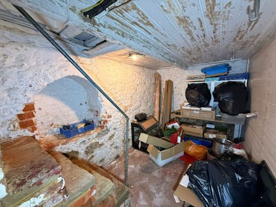 17 High Street, Westerham, Retail To Let - WhatsApp Image 20251213 at 154530 5.jpeg