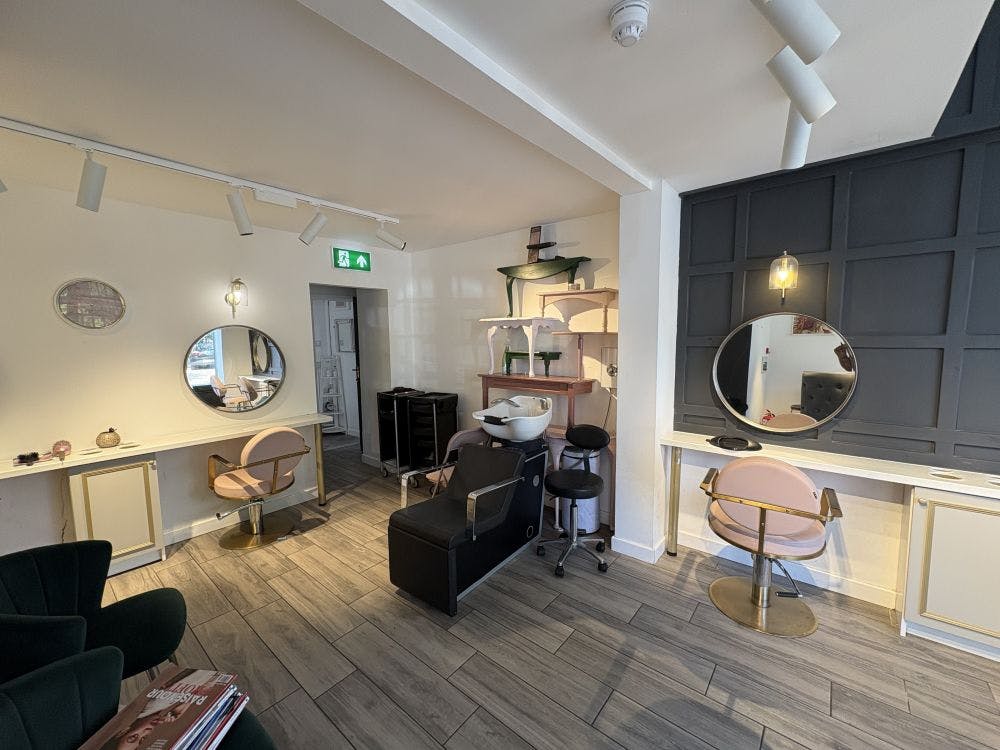 'The Hair Lounge' Merton Road, Bicester, Office / Retail To Let - image00010.jpg