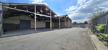 Warehouse 2B, Rippleside Commercial Estate, Barking, Warehouse & Industrial / Warehouse & Industrial To Let - 20240624_1145290.jpg - More details and enquiries about this property