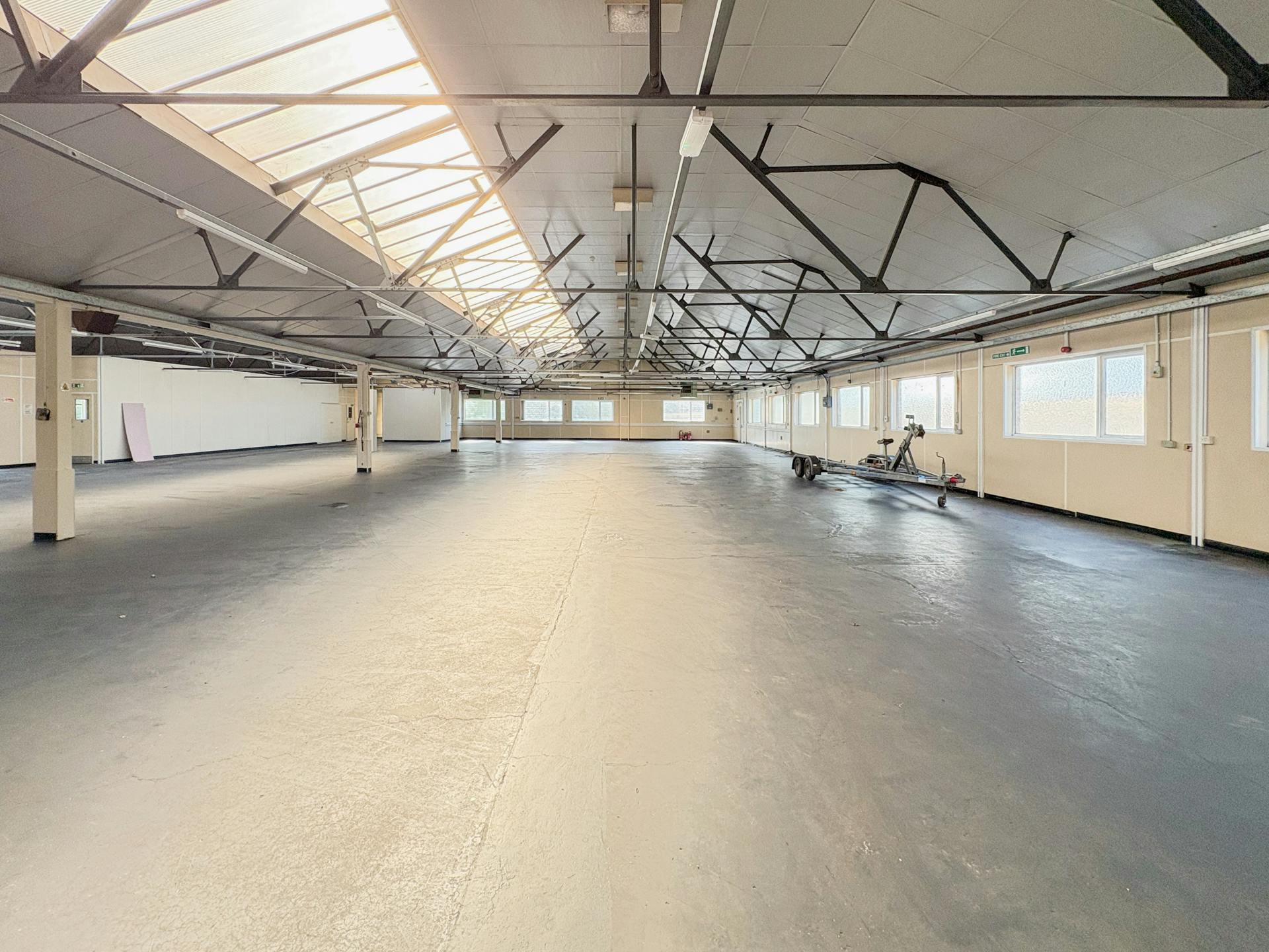 Industrial Unit in Poole - photo 4