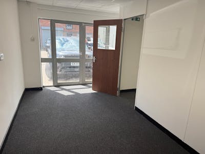 Unit 10J Buntsford Park Road, Bromsgrove, Office To Let - IMG_2329.JPG