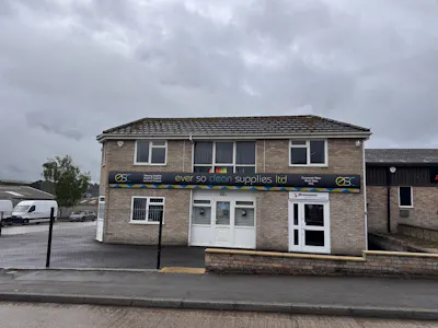 22A Oxford Road, Yeovil, Industrial/Logistics / Office For Sale - IMG_2636.jpeg