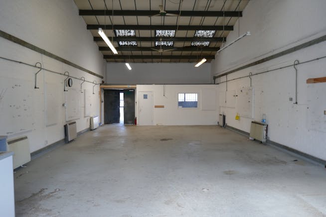 38 Oakwood Hill Industrial Estate, Oakwood Hill, Loughton, Industrial / Other To Let - P1010445.JPG