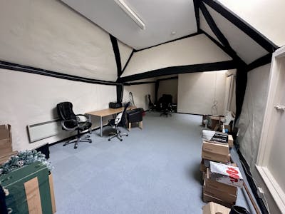 Self-contained 1st Floor Office, Thame, Investment / Office / Other For Sale - IMG_8056.jpeg