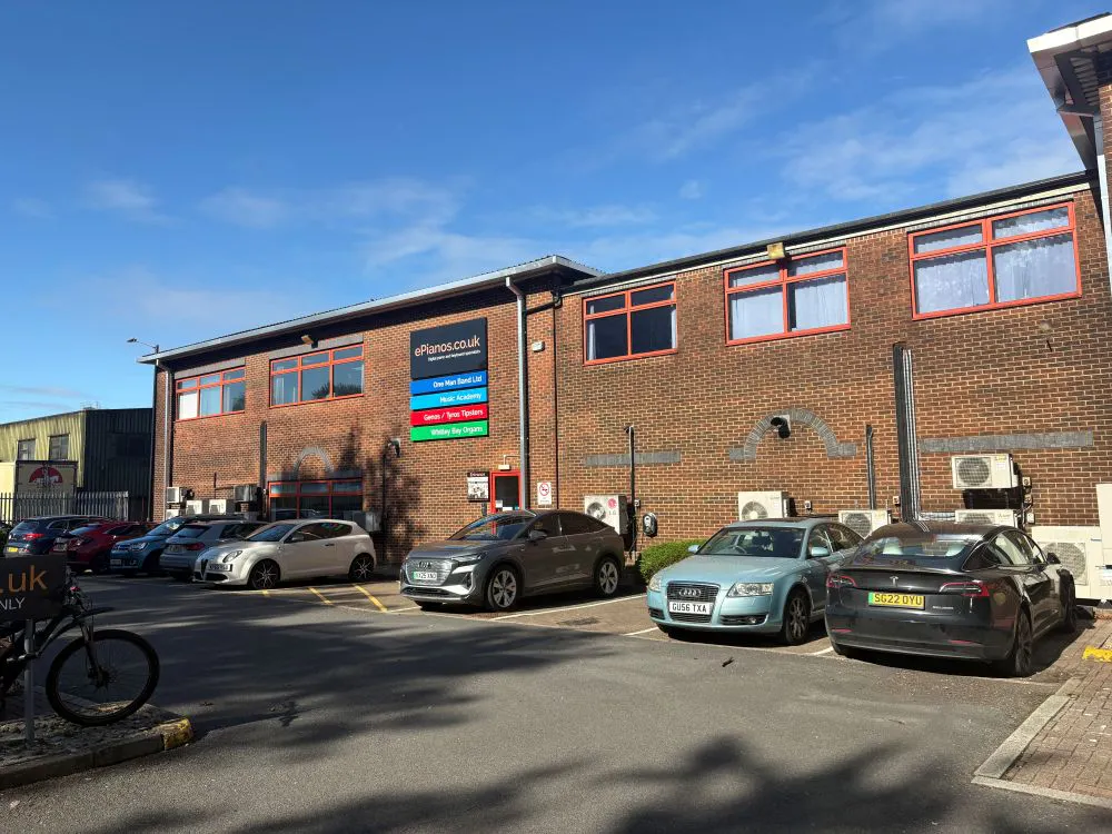 6 Canada Close, Banbury, Industrial / Office To Let - IMG_3648.jpg