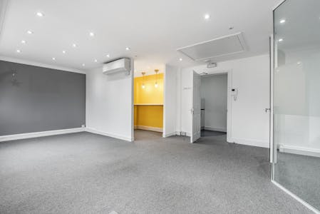 11 High Street, Windsor, Office To Let - 759652 8.jpg